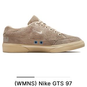 Nike size 7 everyday shoes